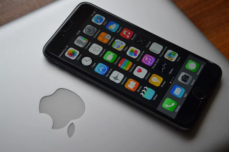 Apple предупредила сервисцентры о проблемах с iPhone